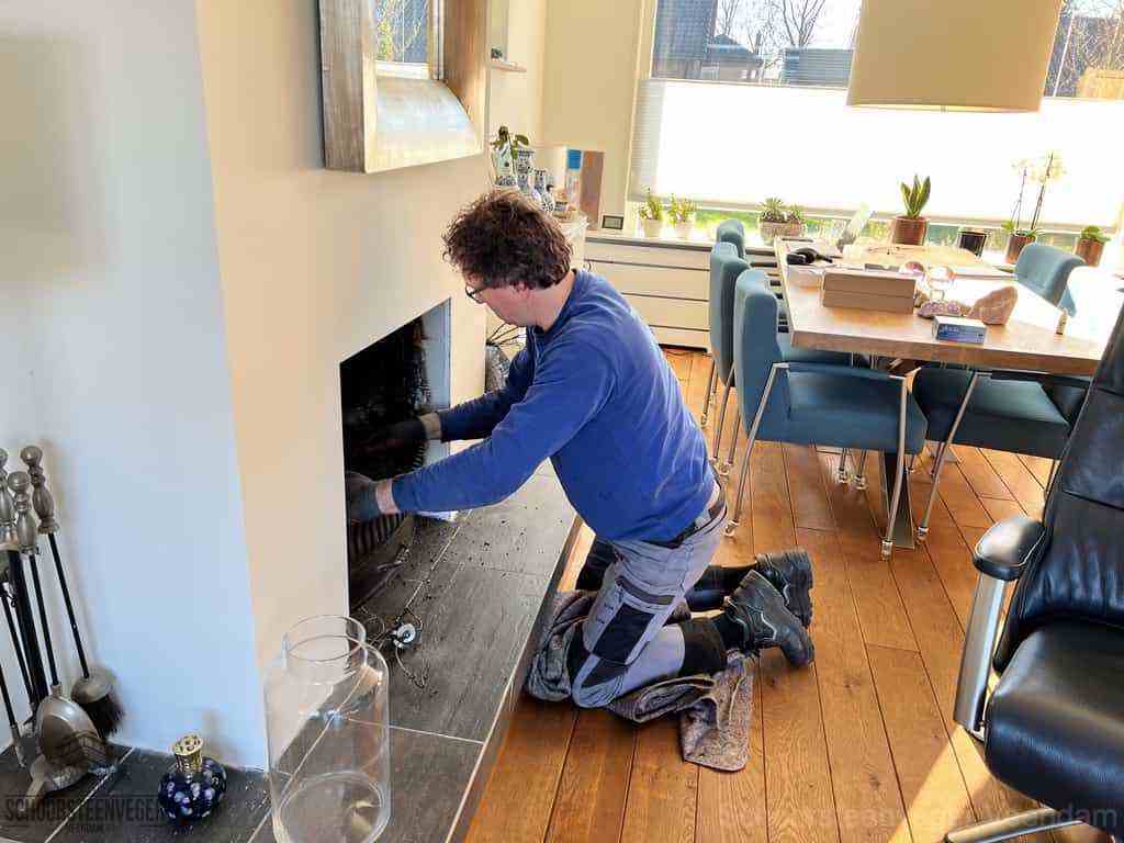 Schouwveger Veendam kleed schoorsteenreiniger Schouwveger Veendam kleed schoorsteenreiniger